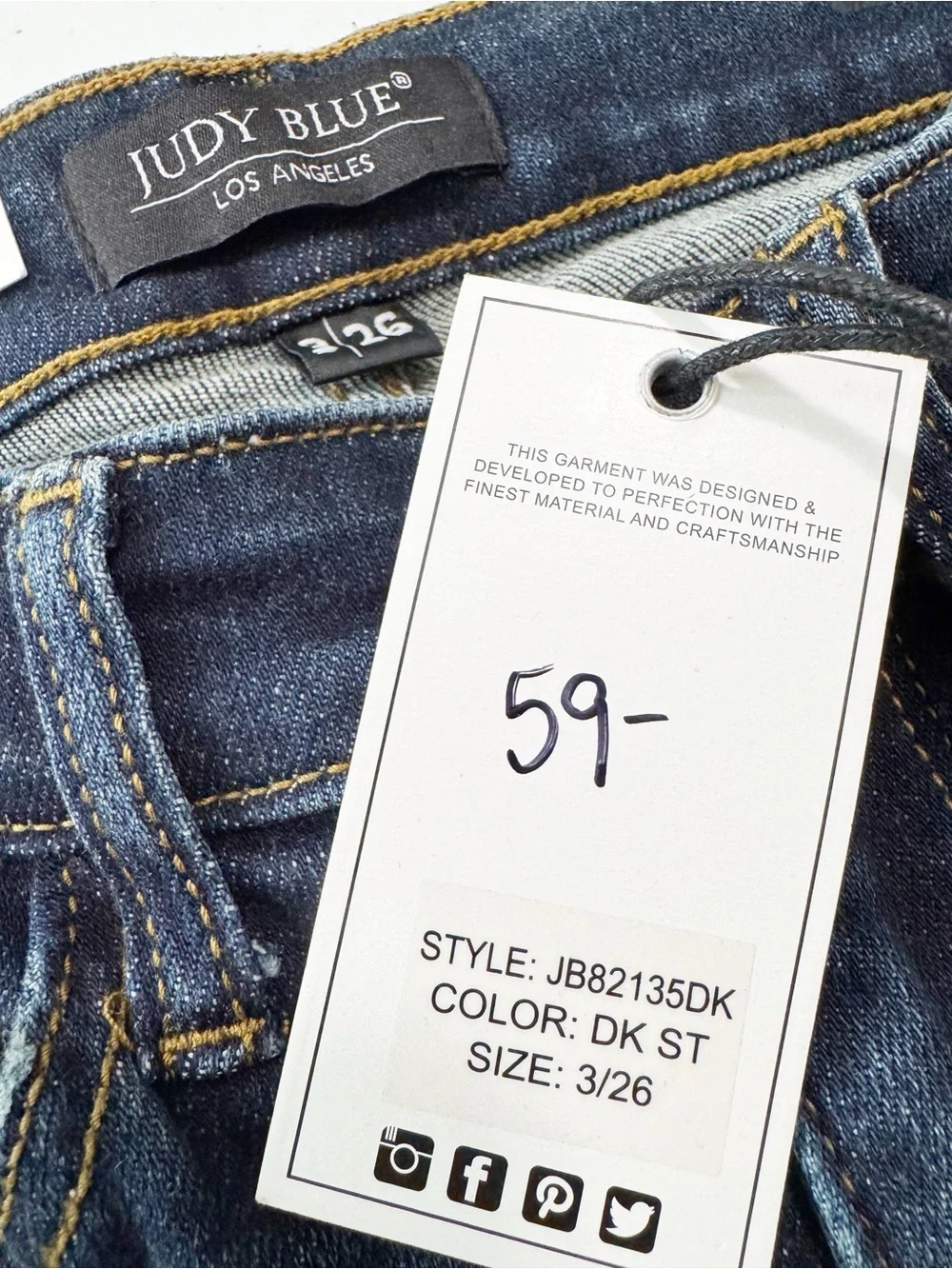 Judy Blue Destructed Mid Rise Skinny Jeans NWT 26